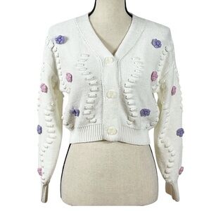 Jessica Simpson white cardigan sweater with flowers. Women’s size medium
